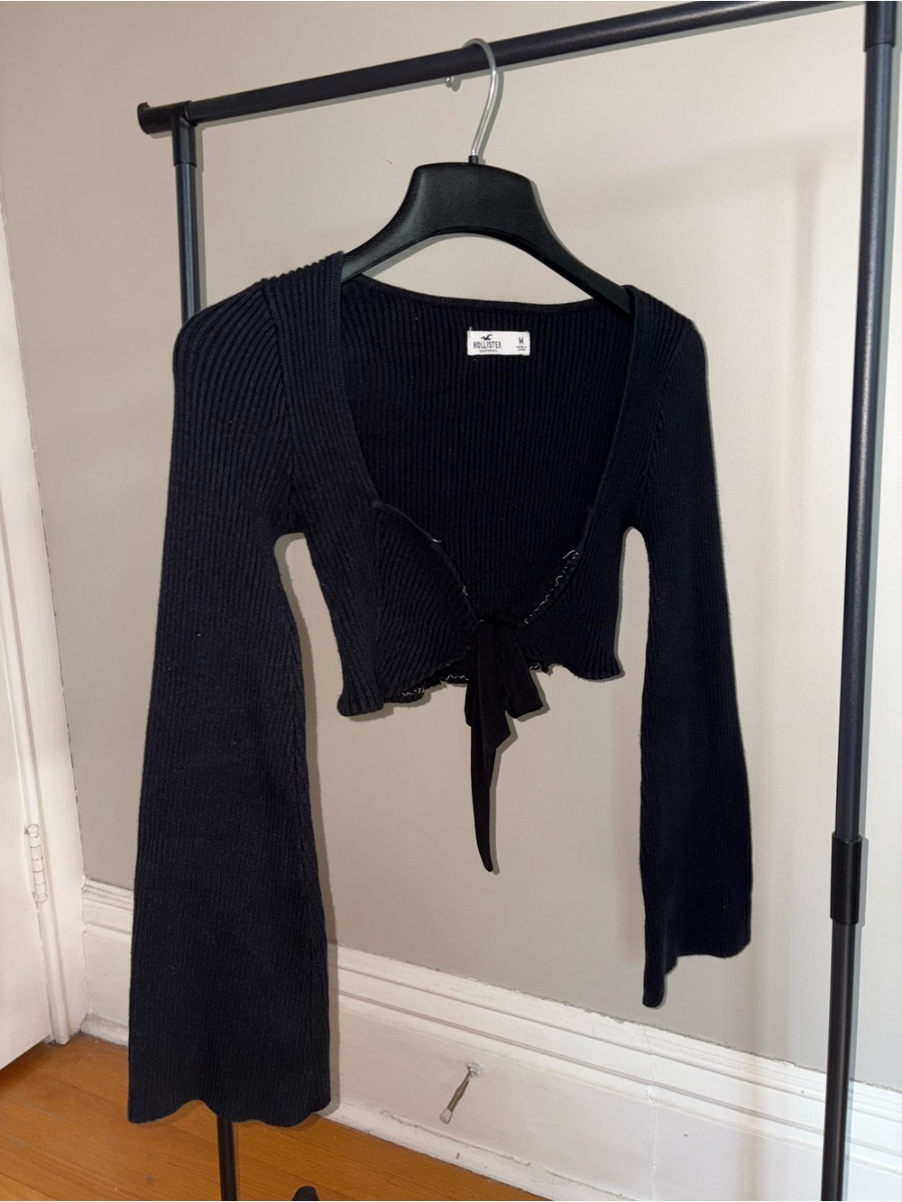 Hollister Black Ribbed Tie-Front Cropped Cardigan